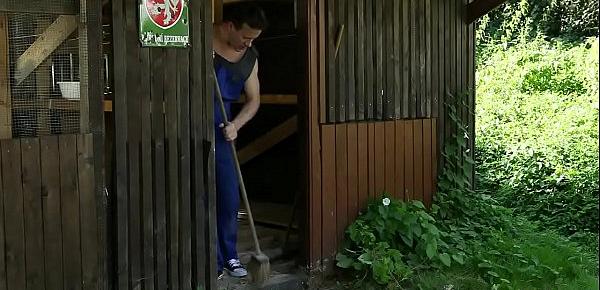  BBW Lenka Facesitting her gardener to punish him